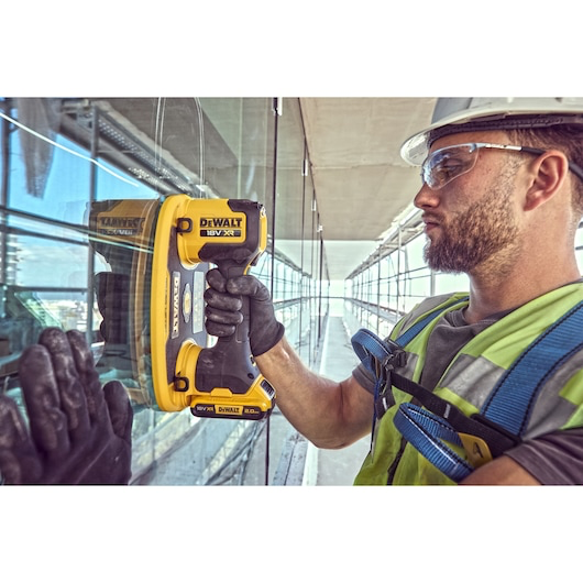 Image du produit VENTOUSE A VIDE NUE DEWALT GRABO XR 18V