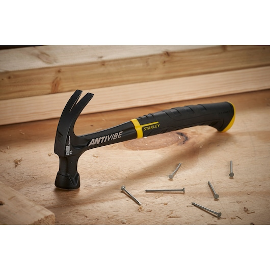 Image du produit MARTEAU ARRACHE-CLOUS FORG&Eacute; COUD&Eacute; ANTIVIBE 450G FATMAX